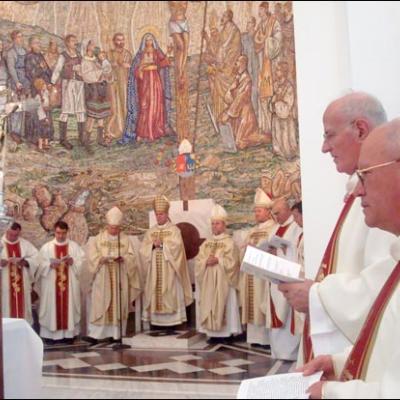 24 mai 2008: Chişinau: Consacrarea altarului catedralei "Providenţa Divină"