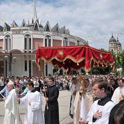 25 mai 2008: Iaşi: Procesiune euharistică de Corpus Domini (FOCUS)