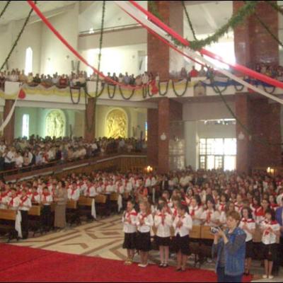 25 mai 2008: Administrarea Mirului la 198 de copii din Parohia Bacău - "Sf. Nicolae"