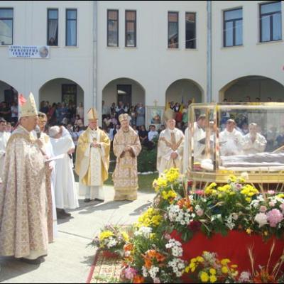 31 mai 2008: Oneşti: Fericitul Ieremia a ajuns în sanctuarul care i-a fost dedicat
