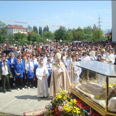 31 mai 2008: Oneşti: Fericitul Ieremia a ajuns în sanctuarul care i-a fost dedicat