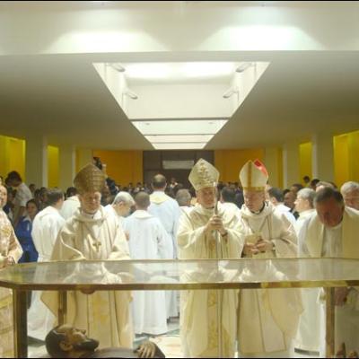 31 mai 2008: Oneşti: Fericitul Ieremia a ajuns în sanctuarul care i-a fost dedicat