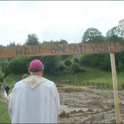 18 iunie 2008: Poiana Micului: Sfinţirea pietrei de temelie a bisericii "Divina Îndurare"