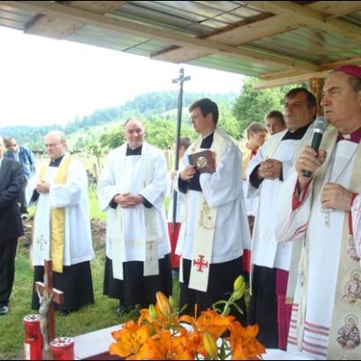 18 iunie 2008: Poiana Micului: Sfinţirea pietrei de temelie a bisericii "Divina Îndurare"