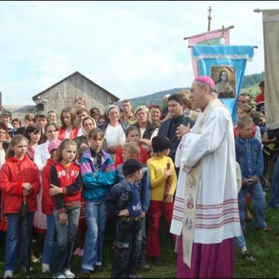18 iunie 2008: Poiana Micului: Sfinţirea pietrei de temelie a bisericii "Divina Îndurare"