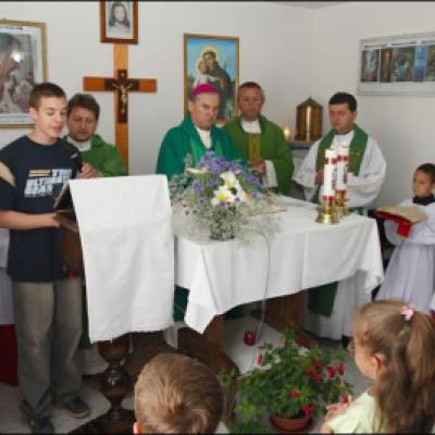 22 iunie 2008: Vizită pastorală în filiala Valea Lupului a Parohiei "Sf. Anton de Padova" din Iaşi (foto: Cristian Lisacovschi)