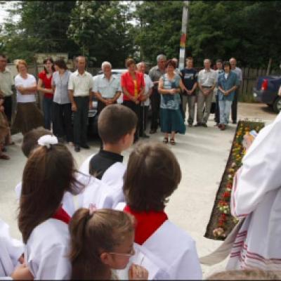 22 iunie 2008: Vizită pastorală în filiala Valea Lupului a Parohiei "Sf. Anton de Padova" din Iaşi (foto: Cristian Lisacovschi)
