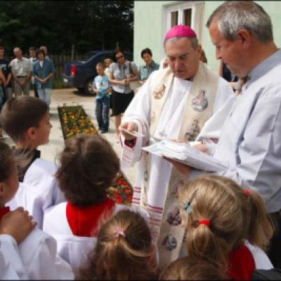22 iunie 2008: Vizită pastorală în filiala Valea Lupului a Parohiei "Sf. Anton de Padova" din Iaşi (foto: Cristian Lisacovschi)