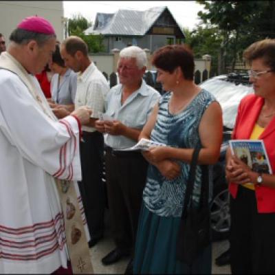 22 iunie 2008: Vizită pastorală în filiala Valea Lupului a Parohiei "Sf. Anton de Padova" din Iaşi (foto: Cristian Lisacovschi)
