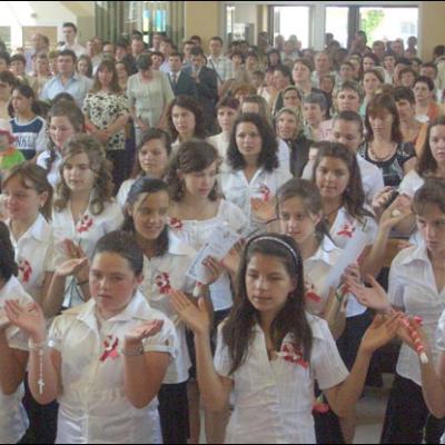 21 iunie 2008: Administrarea Mirului în Parohia Roman "Isus Bunul Păstor"