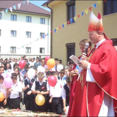 21 iunie 2008: Administrarea Mirului în Parohia Roman "Isus Bunul Păstor"