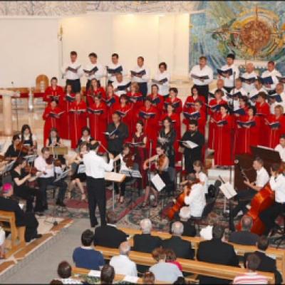 22 iunie 2008: Iaşi: Concert de muzică sacră susţinut de cor şi orchestră (foto: Cristian Lisacovschi)