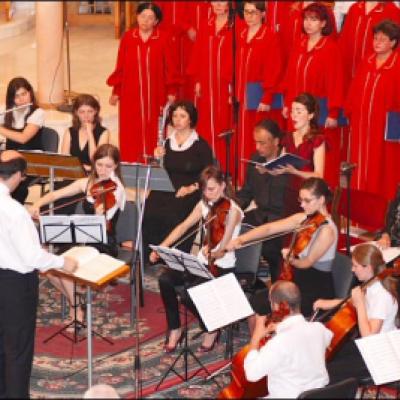 22 iunie 2008: Iaşi: Concert de muzică sacră susţinut de cor şi orchestră (foto: Cristian Lisacovschi)
