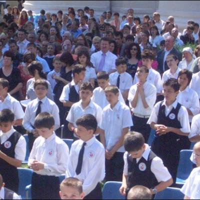22 iunie 2008: Administrarea Mirului în Parohia Roman "Sf. Tereza a Pruncului Isus"