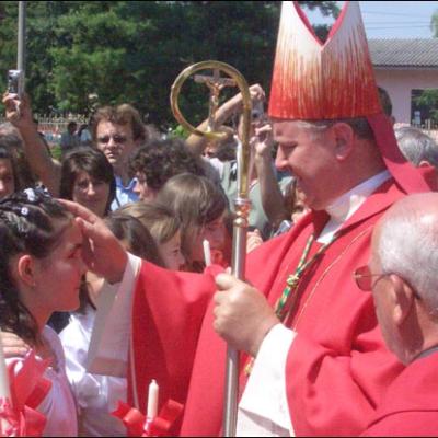 22 iunie 2008: Administrarea Mirului în Parohia Roman "Sf. Tereza a Pruncului Isus"