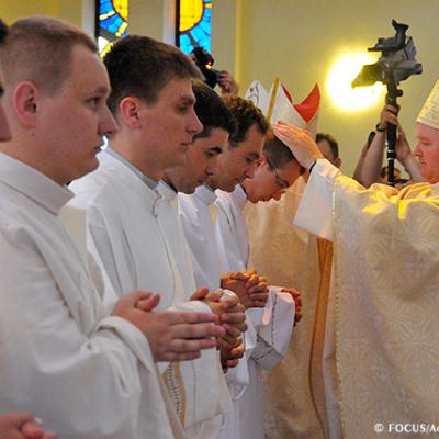 24 iunie 2008: Iaşi: Sfinţiri de preoţi (FOCUS)
