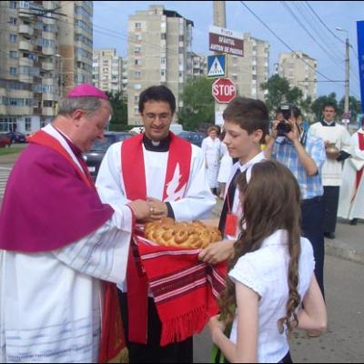 28 iunie 2008: Administrarea Mirului în Parohia Iaşi "Sf. Anton de Padova "