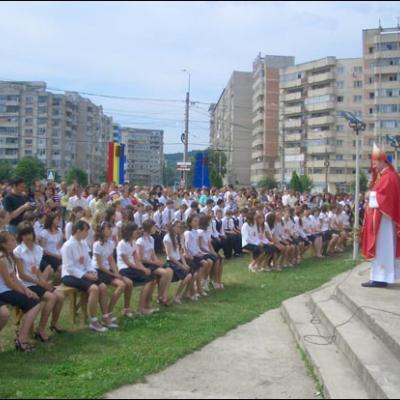 28 iunie 2008: Administrarea Mirului în Parohia Iaşi "Sf. Anton de Padova "