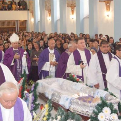 15 iulie 2008: Satu Nou (NT): Funeraliile pr. Mihai Lucaci