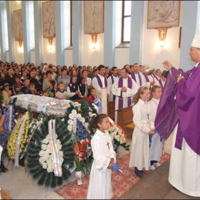 15 iulie 2008: Satu Nou (NT): Funeraliile pr. Mihai Lucaci