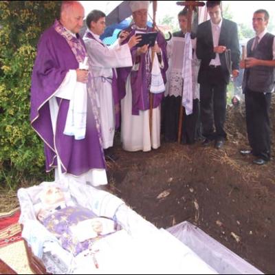 15 iulie 2008: Satu Nou (NT): Funeraliile pr. Mihai Lucaci