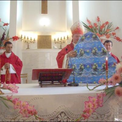 3 august 2008: Administrarea Mirului în Parohia Comăneşti