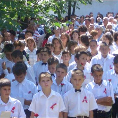 6 august 2008: Administrarea Mirului în Parohia Văleni