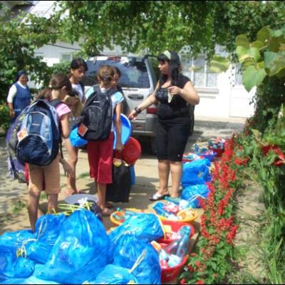 8 august 2008: Răchiteni: Ajutoare oferite de reprezentanţi ai Baroului de Avocaţi Iaşi