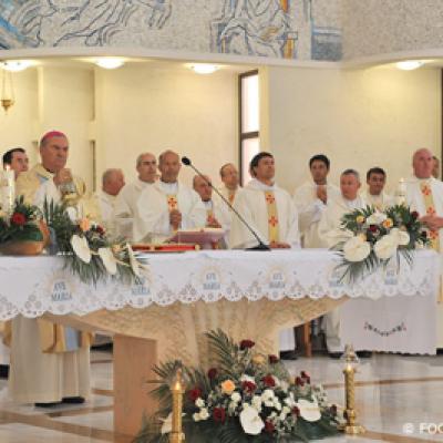 15 august 2008: Iaşi: Hramul catedralei "Adormirea Maicii Domnului" (FOCUS)