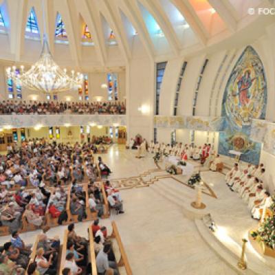 15 august 2008: Iaşi: Hramul catedralei "Adormirea Maicii Domnului" (FOCUS)