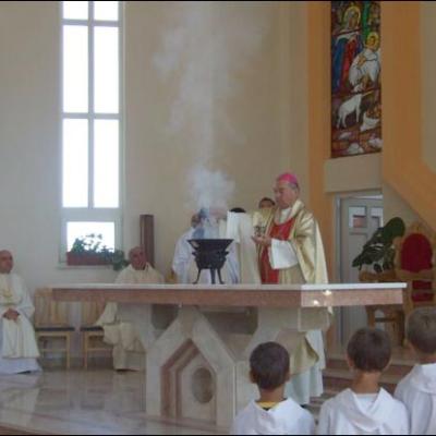 Horgeşti: Sfinţirea bisericii şi consacrarea altarului