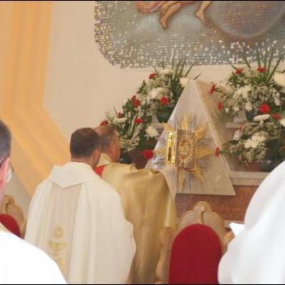 Horgeşti: Sfinţirea bisericii şi consacrarea altarului
