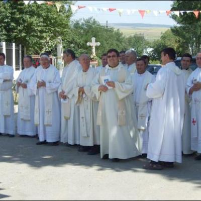 Horgeşti: Sfinţirea bisericii şi consacrarea altarului