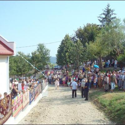 17 august 2008: Bogdăneşti (Râpa Iepei): Sfinţirea bisericii şi a grotei