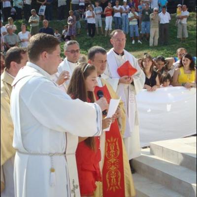 17 august 2008: Bogdăneşti (Râpa Iepei): Sfinţirea bisericii şi a grotei