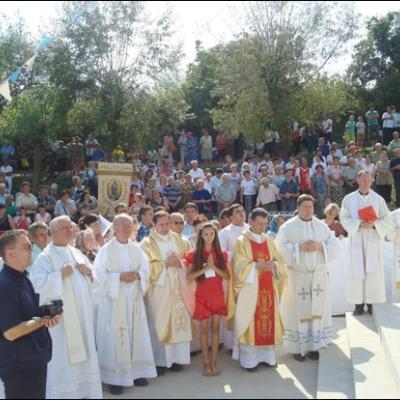17 august 2008: Bogdăneşti (Râpa Iepei): Sfinţirea bisericii şi a grotei