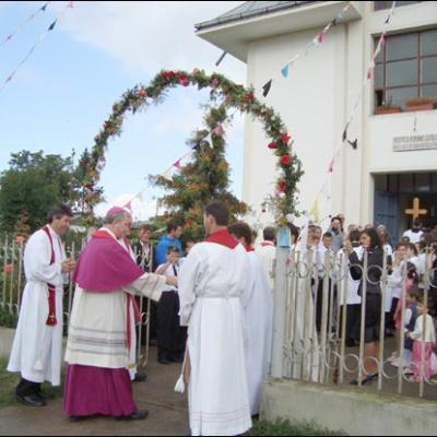 30 august 2008: Administrarea Mirului în Parohia Podu Iloaie la 14 copii