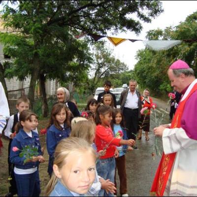 30 august 2008: Administrarea Mirului în filiala Sprânceana a Parohiei Podu Iloaie la 24 de copii