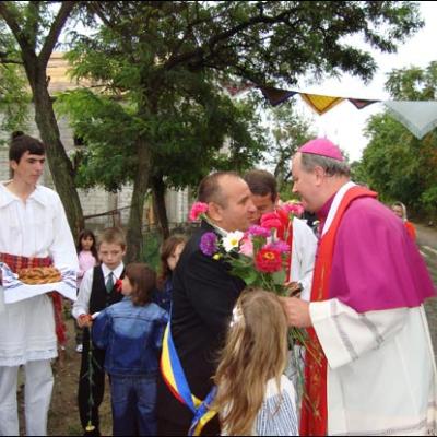 30 august 2008: Administrarea Mirului în filiala Sprânceana a Parohiei Podu Iloaie la 24 de copii