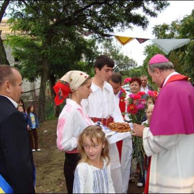 30 august 2008: Administrarea Mirului în filiala Sprânceana a Parohiei Podu Iloaie la 24 de copii