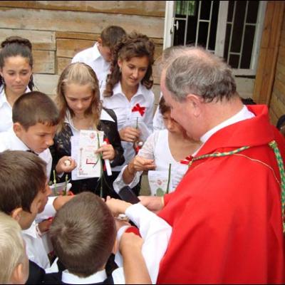 30 august 2008: Administrarea Mirului în filiala Sprânceana a Parohiei Podu Iloaie la 24 de copii