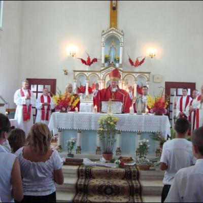 31 august 2008: Administrarea Mirului în Parohia Ciugheş la 100 de copii