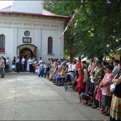 5 septembrie 2008: Administrarea Mirului în Parohia Mogoşeşti Siret