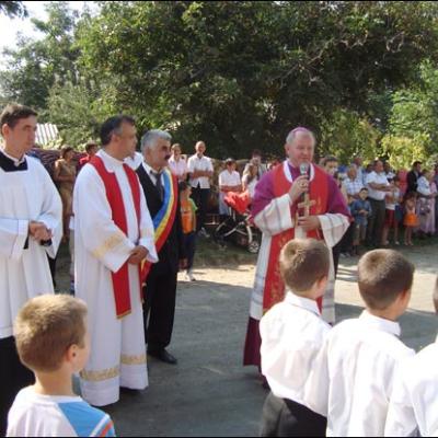 6 septembrie 2008: Administrarea Mirului în Parohia Iugani