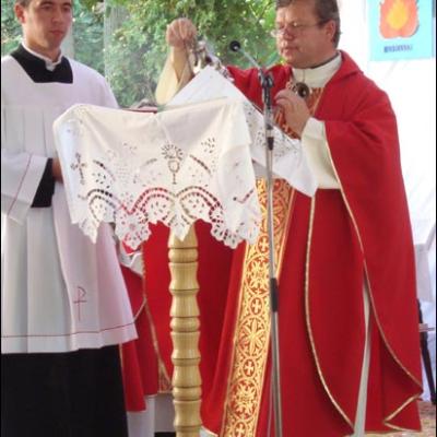 6 septembrie 2008: Administrarea Mirului în Parohia Iugani
