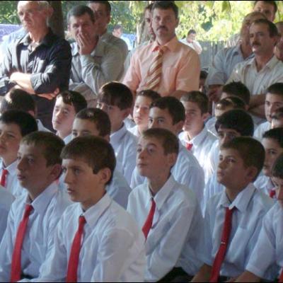 6 septembrie 2008: Administrarea Mirului în Parohia Iugani