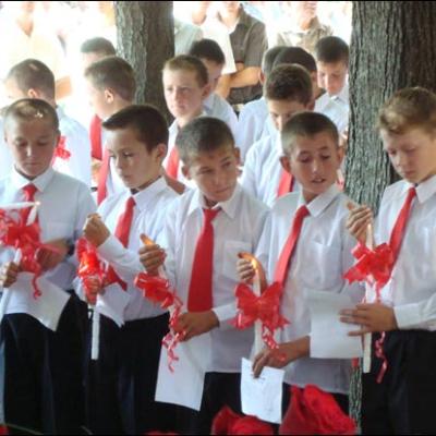 6 septembrie 2008: Administrarea Mirului în Parohia Iugani