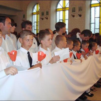 13 septembrie 2008: Administrarea Mirului în Parohia Sascut