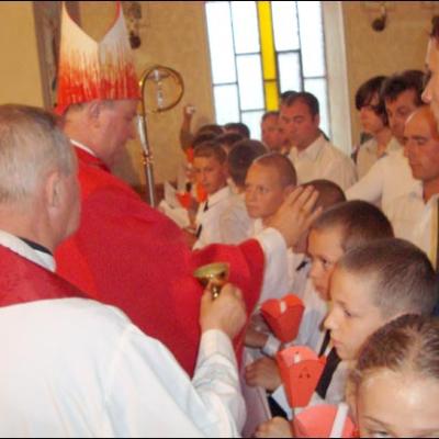 13 septembrie 2008: Administrarea Mirului în Parohia Sascut