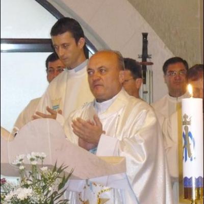 15 septembrie 2008: Iaşi "Sfânta Tereza a Pruncului Isus": Sfinţirea grotei dedicată Fecioarei Maria de la Lourdes şi a statuii papei Ioan Paul al II-lea